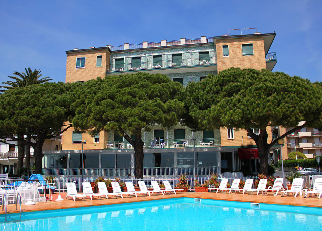 Hotel Mayola Mhotelsgroup San Bartolomeo Al Mare Extérieur photo