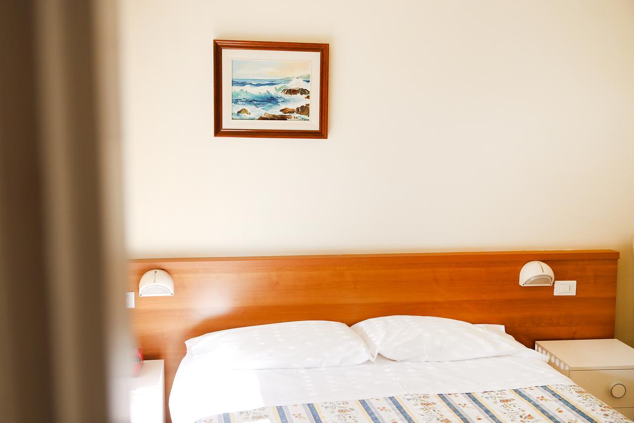 Hotel Mayola Mhotelsgroup San Bartolomeo Al Mare Extérieur photo